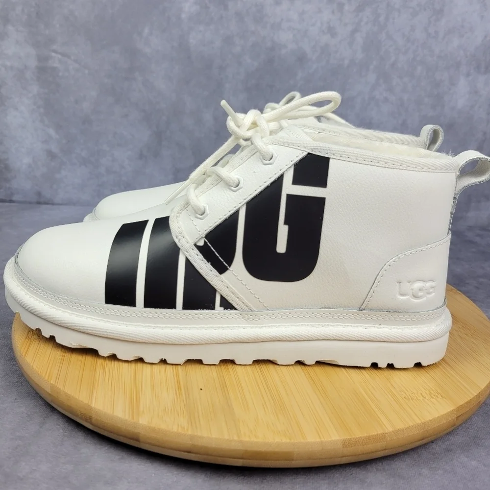 UGG Men’s Neumel Chopd White‎ Leather Chukka Boots size 9